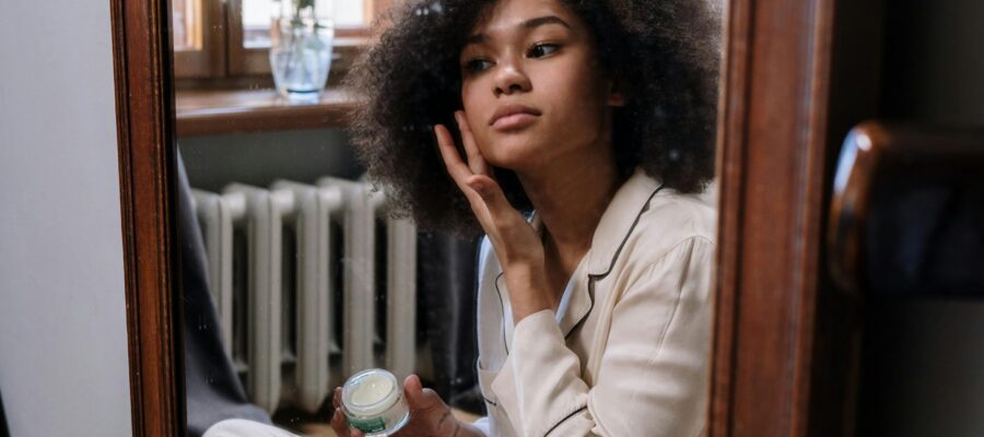 Pele Oleosa: Cuidados e Rotina de Skincare